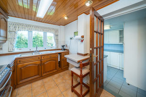 KITCHEN- click for photo gallery